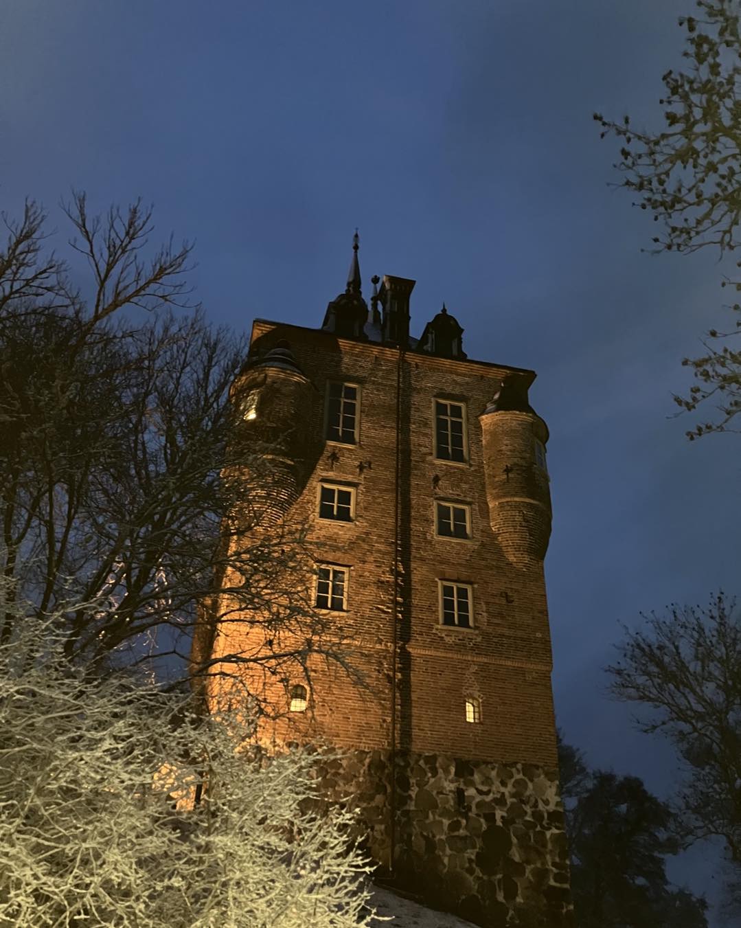 Spökhistorien om Anna på Wiks slott – Adliga hemligheter och hennes ödesdigra resa över isen